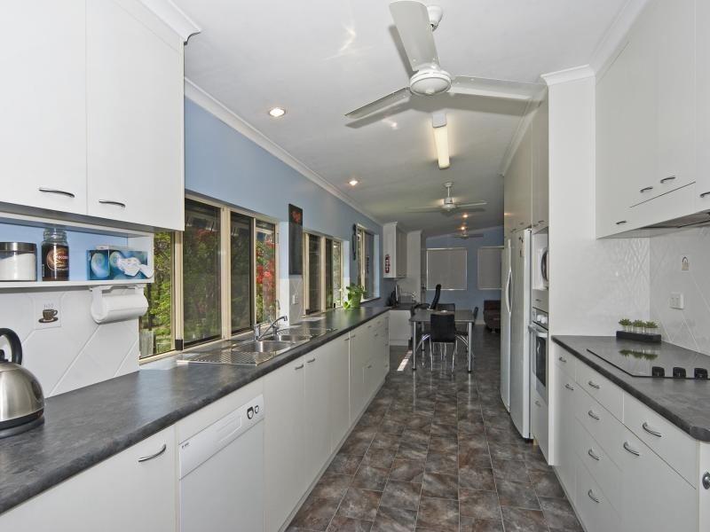 4 George Street, Blackstone QLD 4304