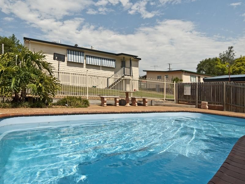 4 George Street, Blackstone QLD 4304