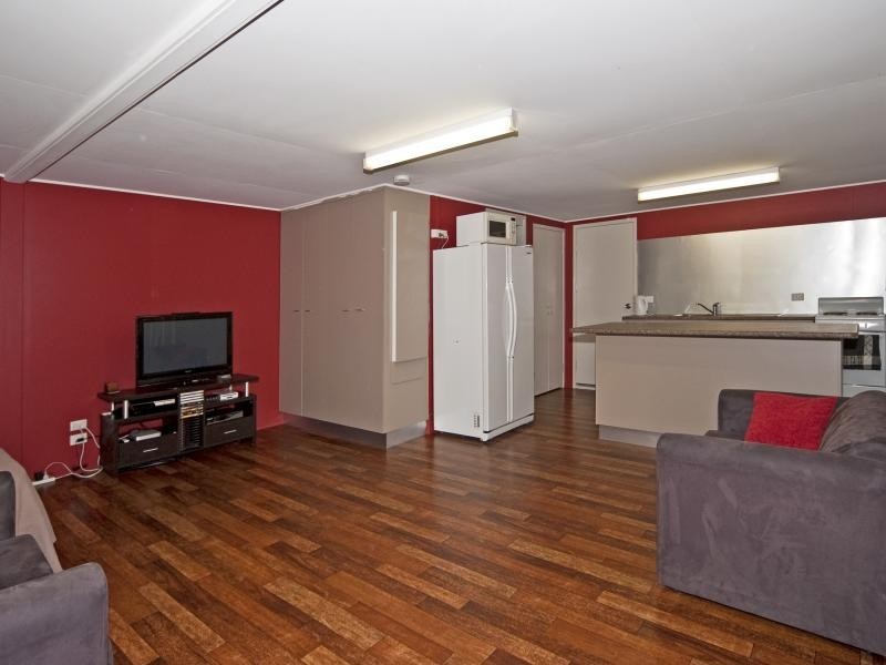 4 George Street, Blackstone QLD 4304