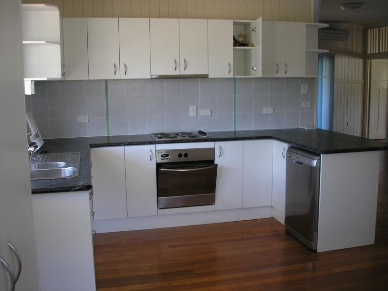 2/67 Brisbane Road, Bundamba QLD 4304