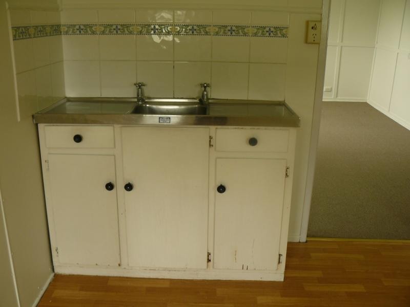 52 Railway Street, Booval QLD 4304