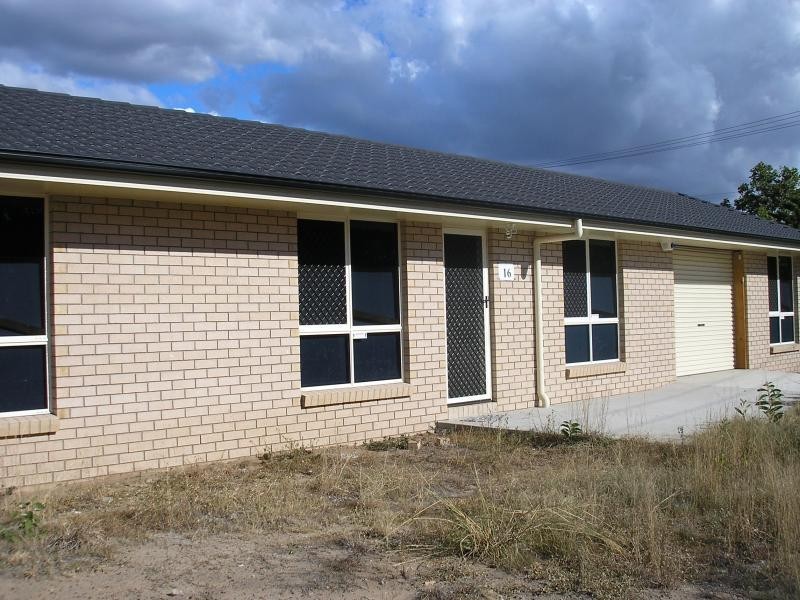 16 Dossie Street, Riverview QLD 4303