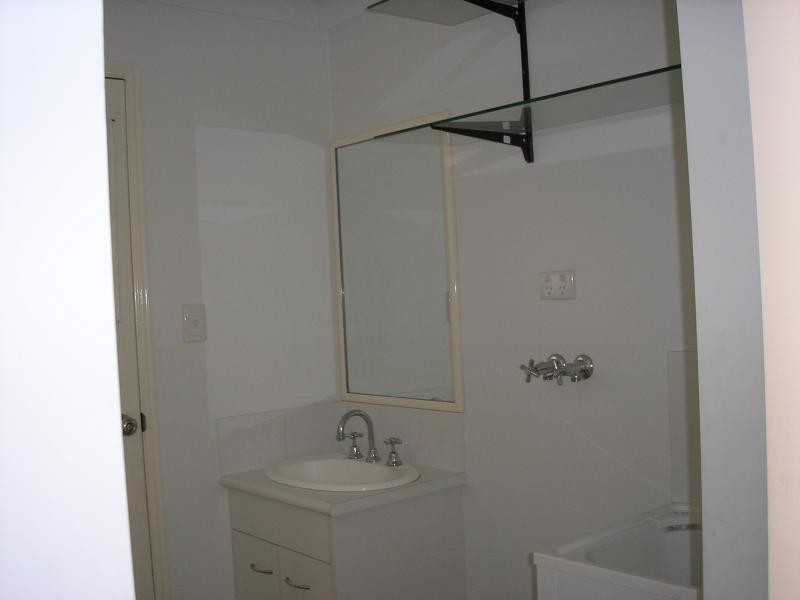 16 Dossie Street, Riverview QLD 4303