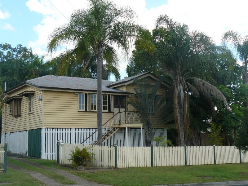 1 Siemons Street, One Mile QLD 4305
