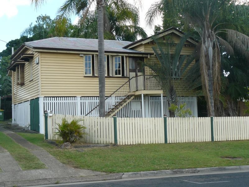 1 Siemons Street, One Mile QLD 4305