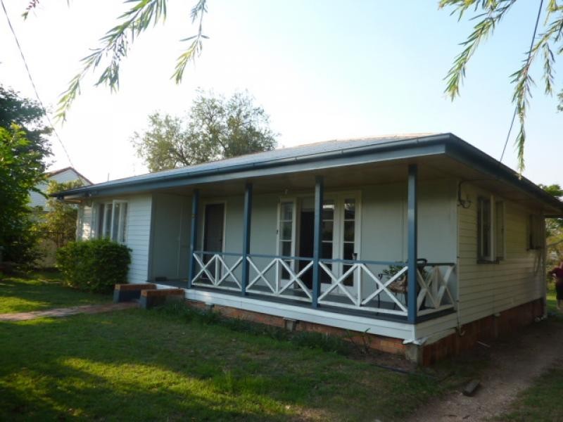 26 Selwyn Street, North Booval QLD 4304