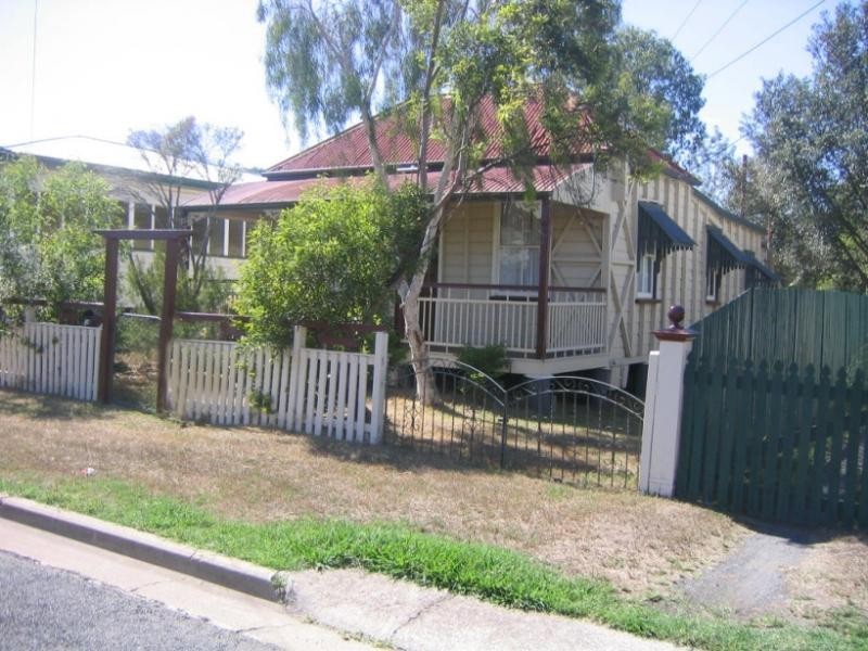 19 Bowen Street, Woodend QLD 4305