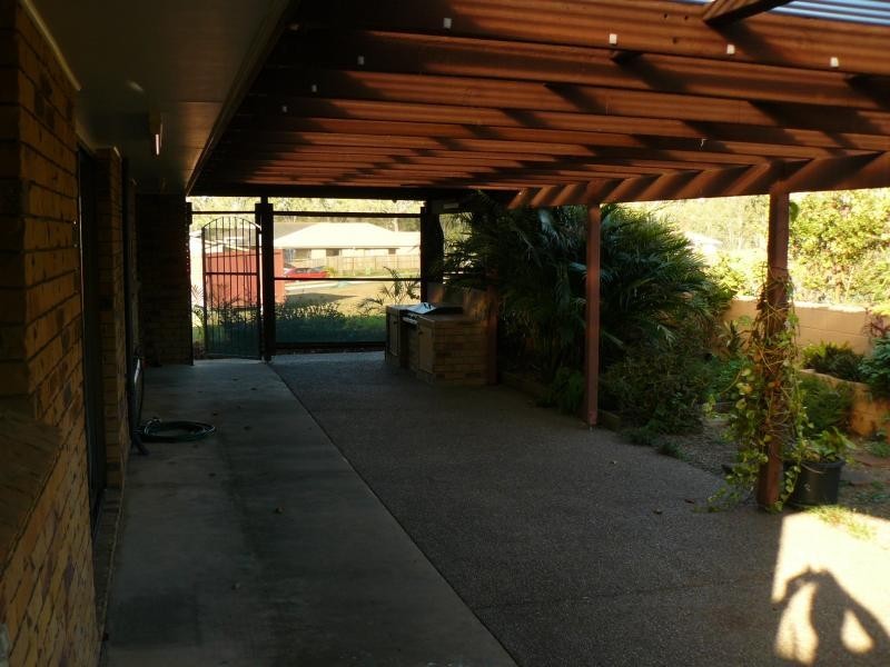 8a Gregory St, Wulkuraka QLD 4305
