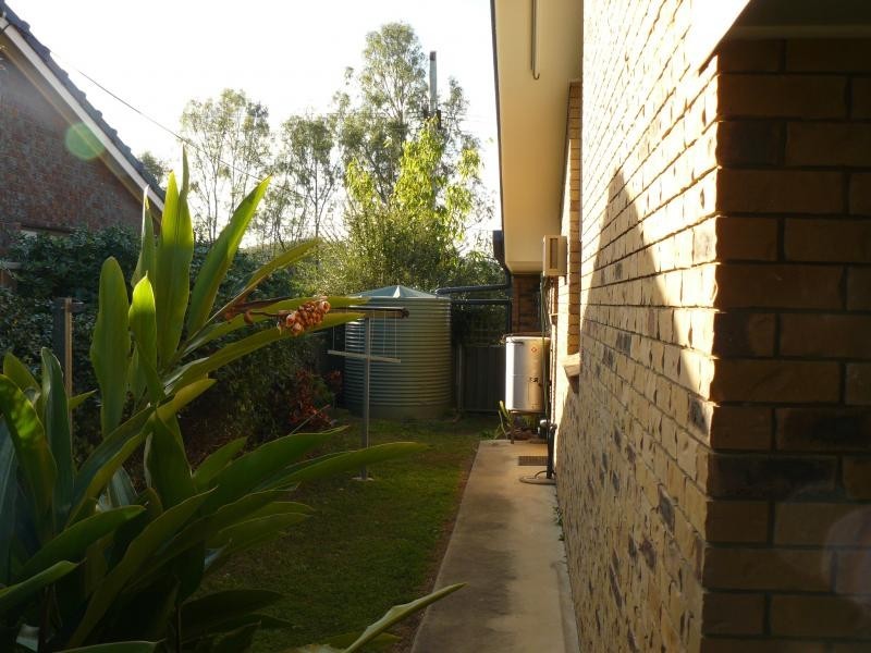 8a Gregory St, Wulkuraka QLD 4305
