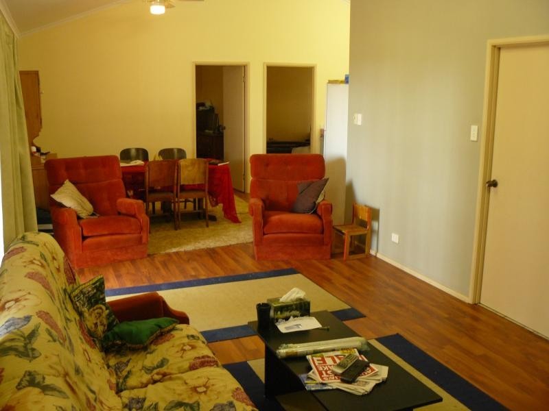 67 Australia II Dr, Kensington Grove QLD 4341