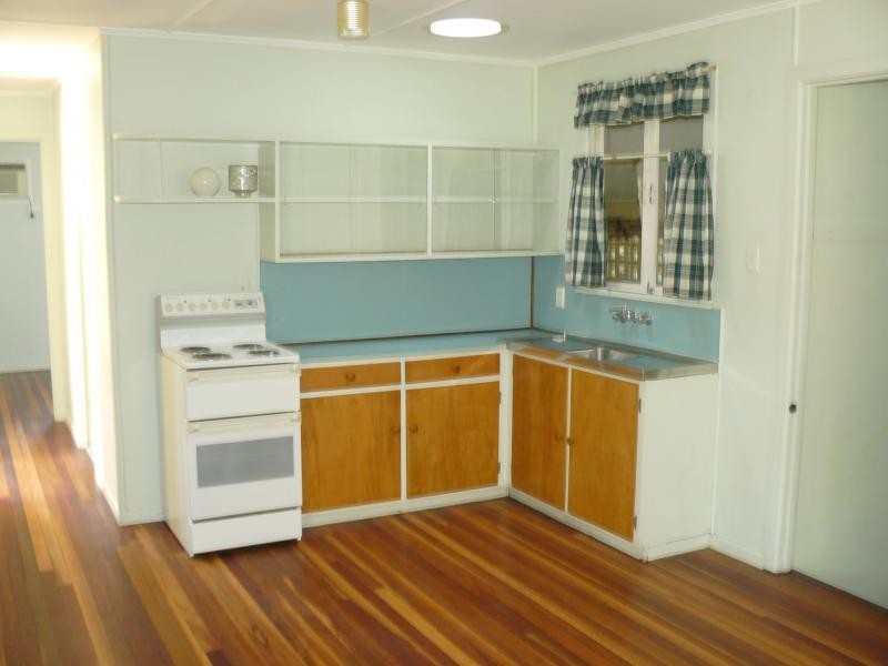 71 Simmons Rd, North Ipswich QLD 4305