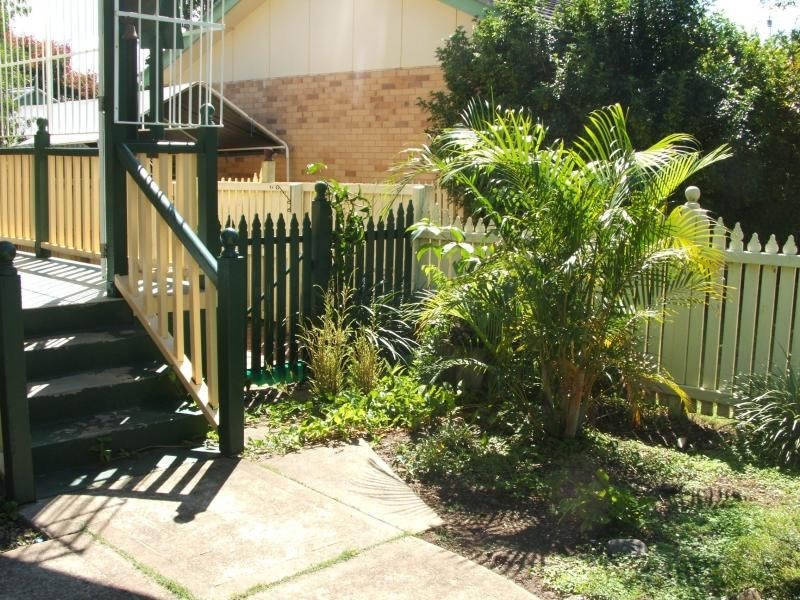 4 Avon Street, Leichhardt QLD 4305