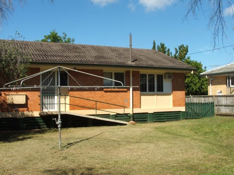 4 Avon Street, Leichhardt QLD 4305