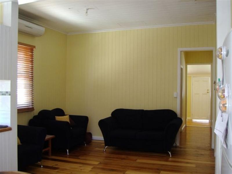 90  Barclay Street, Bundamba QLD 4304