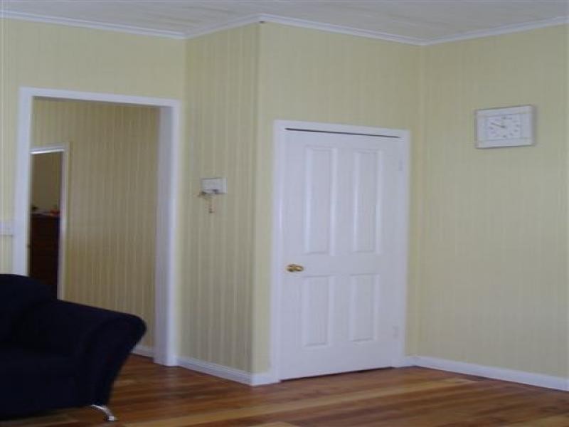 90  Barclay Street, Bundamba QLD 4304