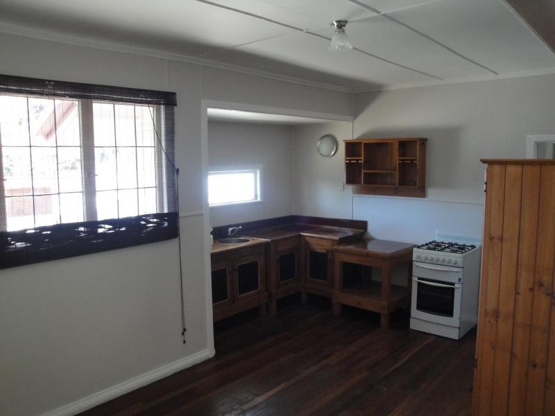 28 Caroline Street, Riverview QLD 4303