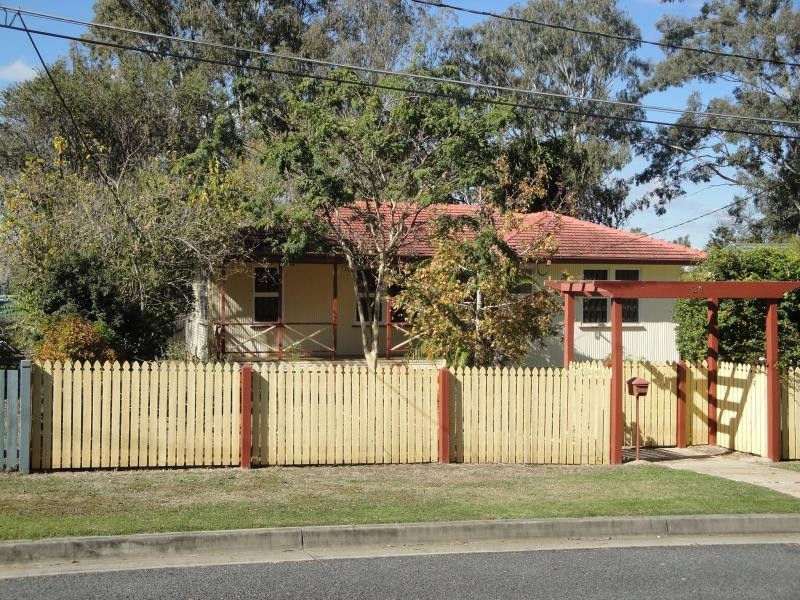28 Caroline Street, Riverview QLD 4303