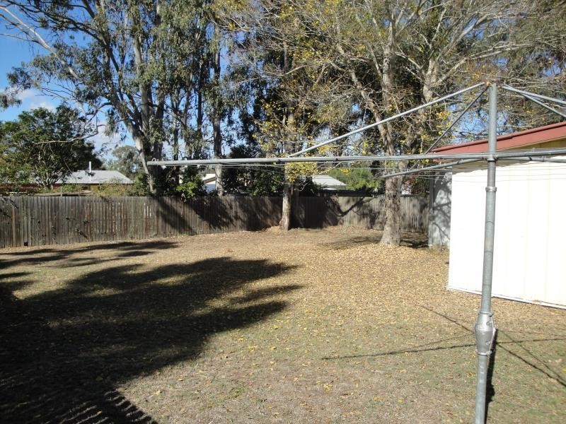 28 Caroline Street, Riverview QLD 4303