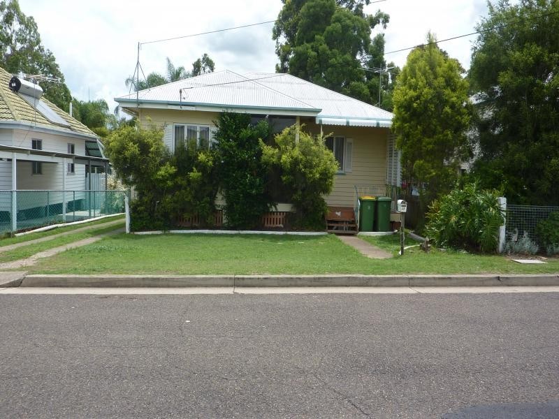 17 Vineyard Street, One Mile QLD 4305