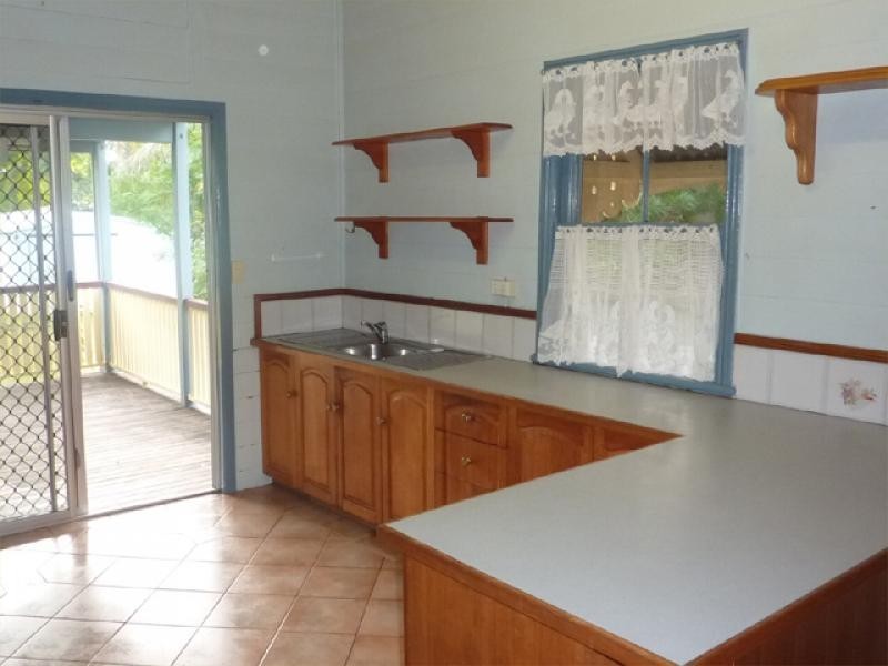 140 Woodend Rd, Woodend QLD 4305