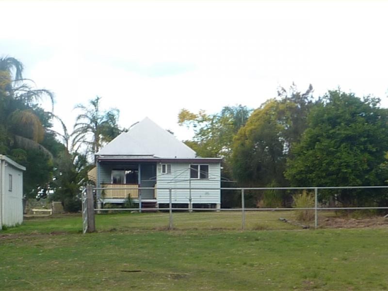 140 Woodend Rd, Woodend QLD 4305