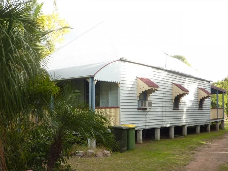 140 Woodend Rd, Woodend QLD 4305