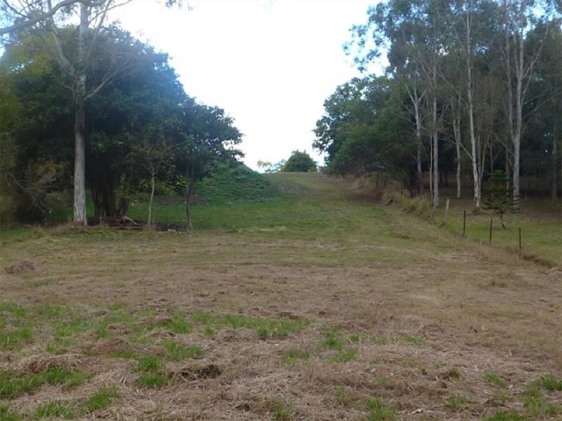 140 Woodend Rd, Woodend QLD 4305