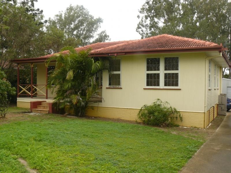 28 Caroline Street, Riverview QLD 4303