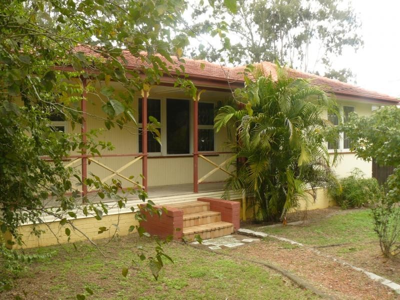28 Caroline Street, Riverview QLD 4303