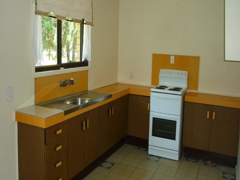 6 Lupton Street, Churchill QLD 4305