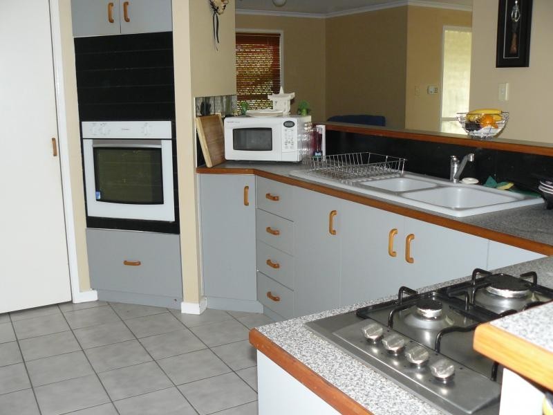 10 Elizabeth Street, Bundamba QLD 4304