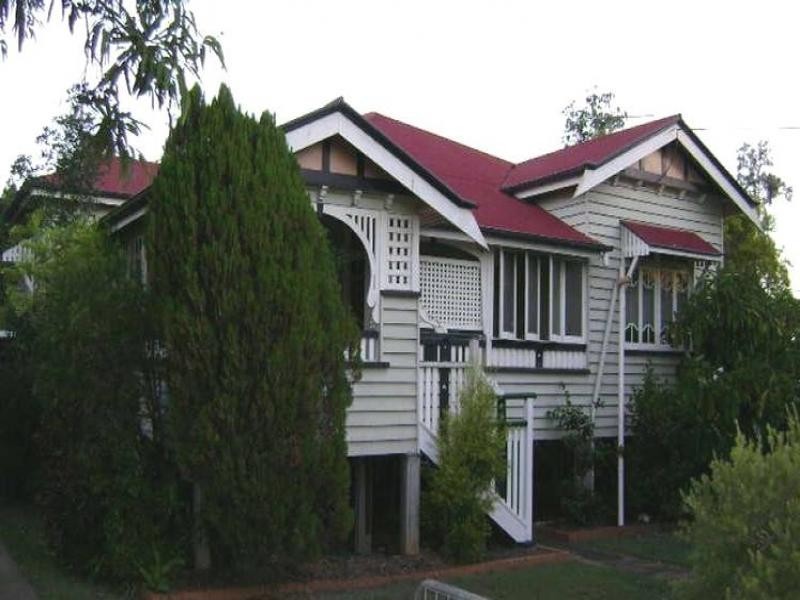 32 Woodford Street, One Mile QLD 4305