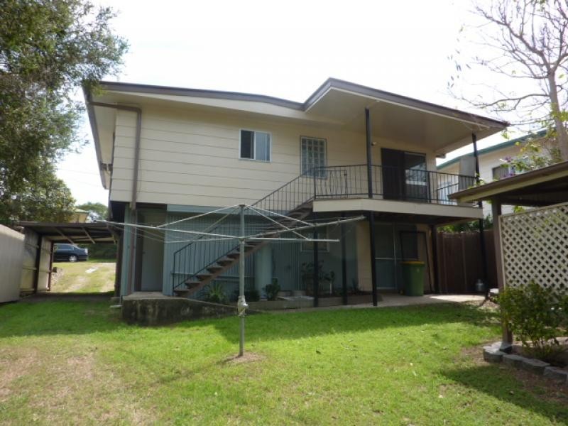 4 Robinson Street, Brassall QLD 4305