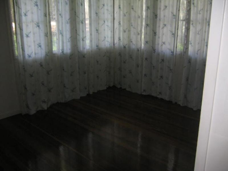 4 Wills Street, Leichhardt QLD 4305