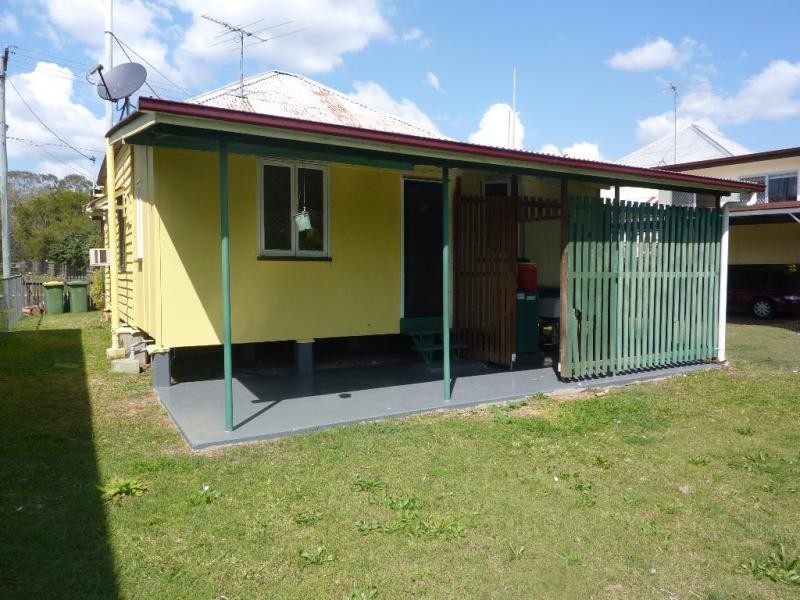 6 Lindsay Street, Bundamba QLD 4304
