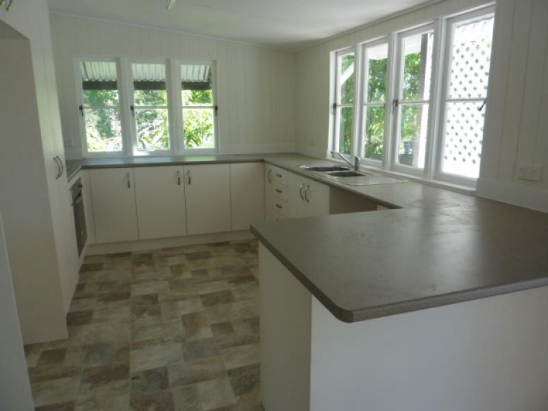 10 George Street, Blackstone QLD 4304