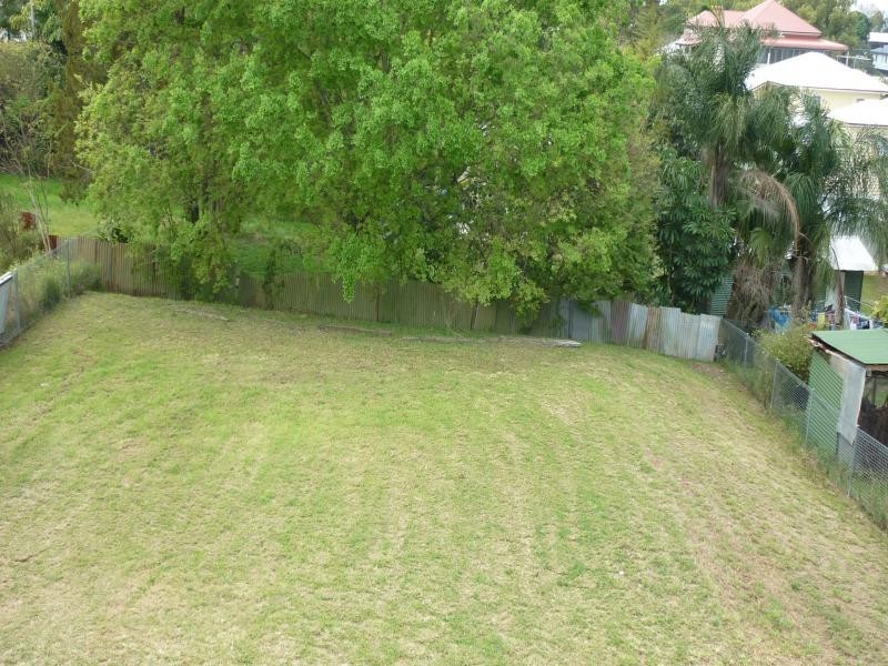 172 Blackstone Road, Silkstone QLD 4304