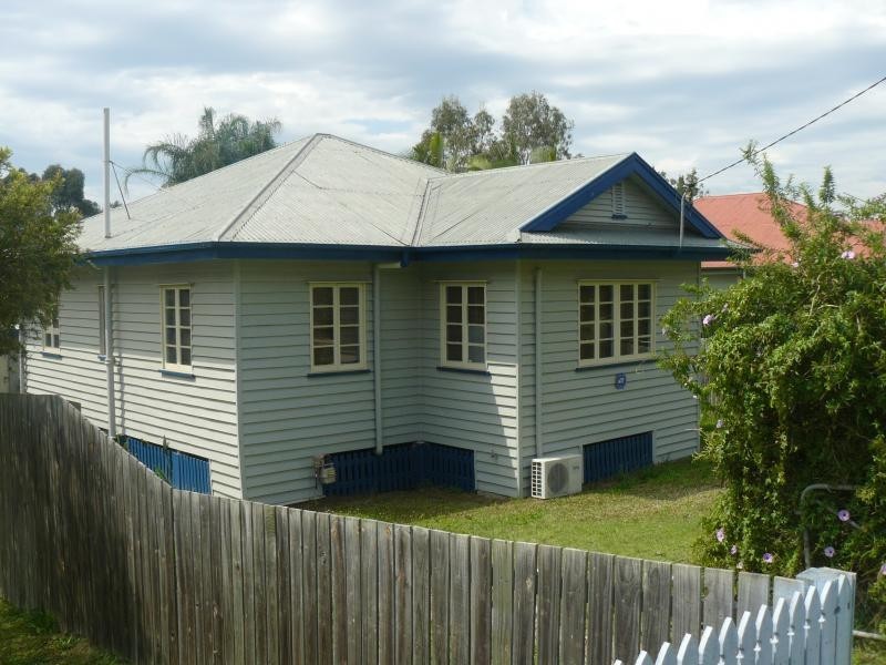 4 Casey Street, Leichhardt QLD 4305