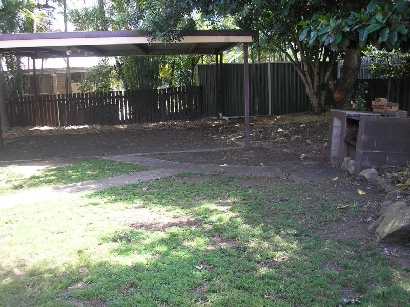 42 Reif Street, Flinders View QLD 4305
