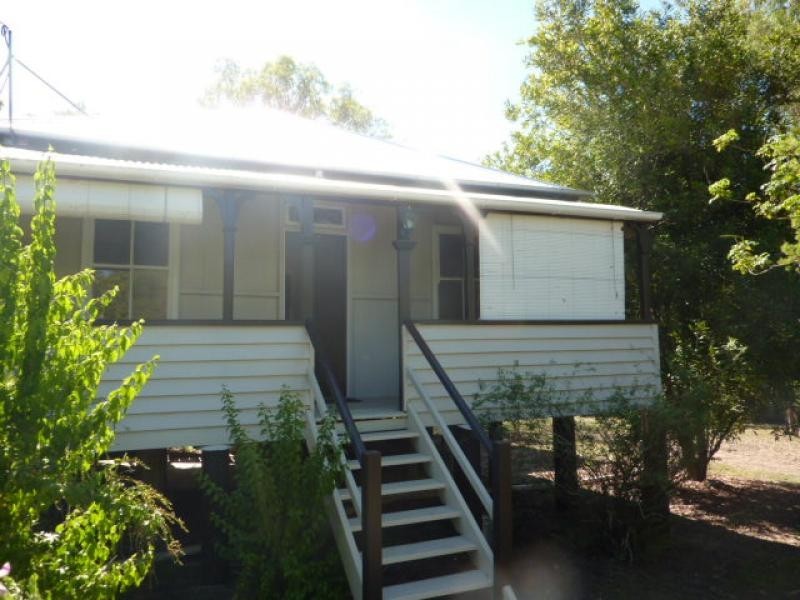 10 George Street, Blackstone QLD 4304
