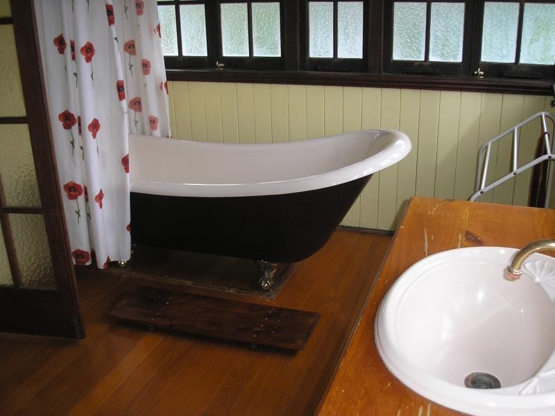 11A Tongue Street, Newtown QLD 4305