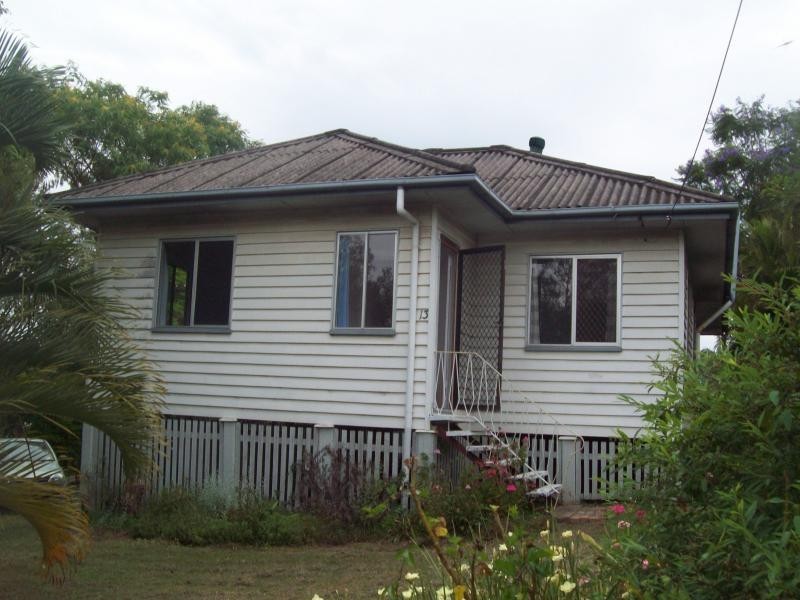 13 Roberts Street, North Ipswich QLD 4305
