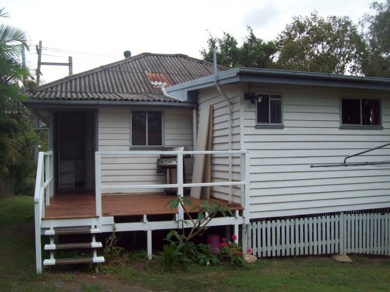 13 Roberts Street, North Ipswich QLD 4305
