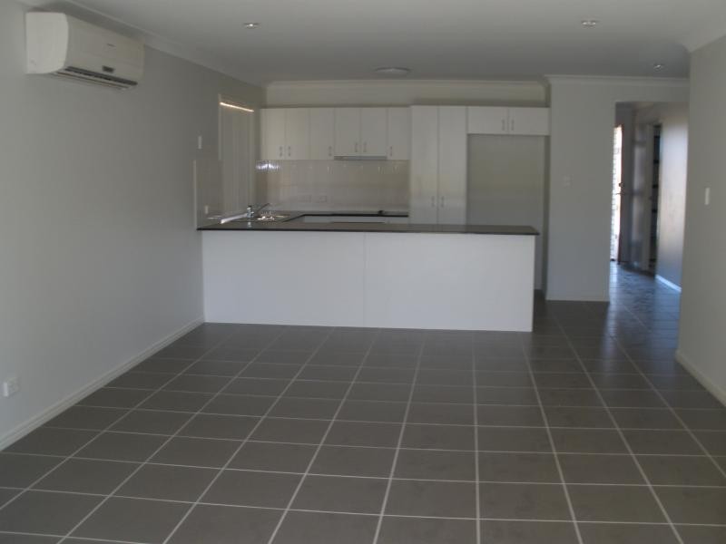 50 Pencarrow Crescent, Raceview QLD 4305