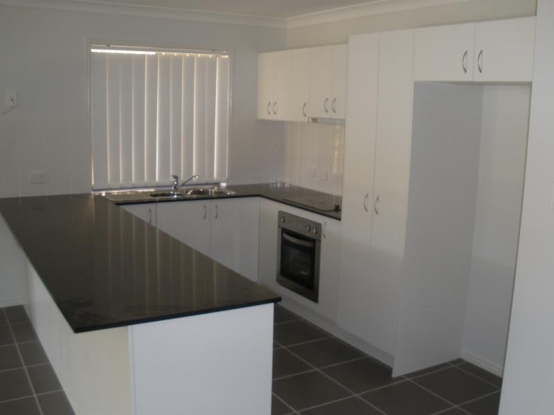 50 Pencarrow Crescent, Raceview QLD 4305