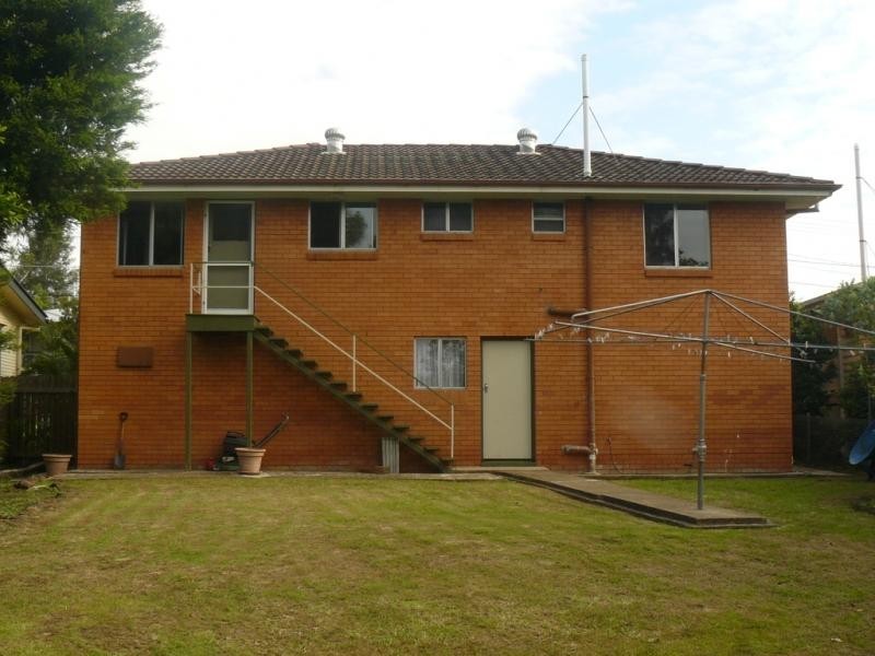 16 Petaine Street, Raceview QLD 4305