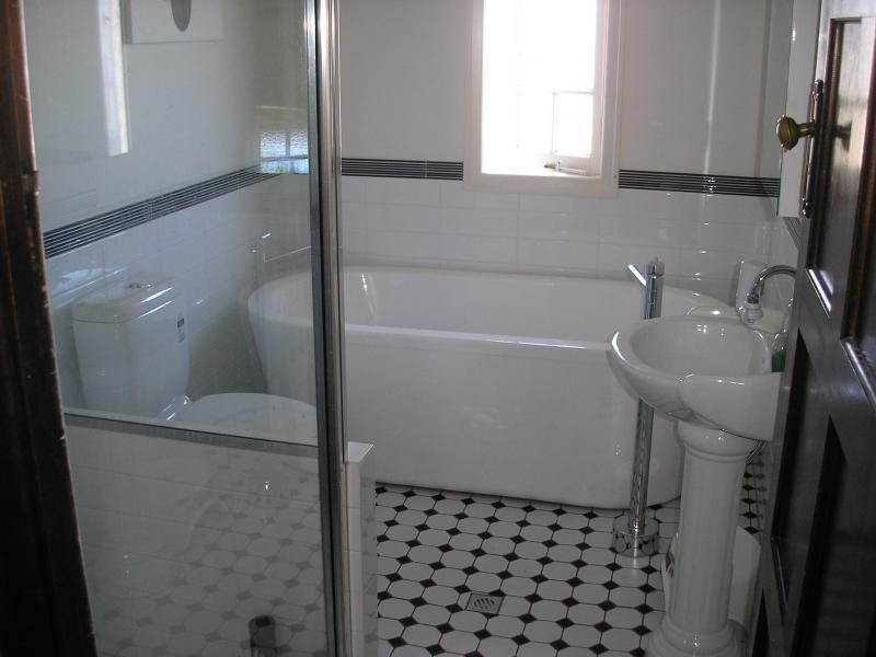 5 Advance Street, Newtown QLD 4305