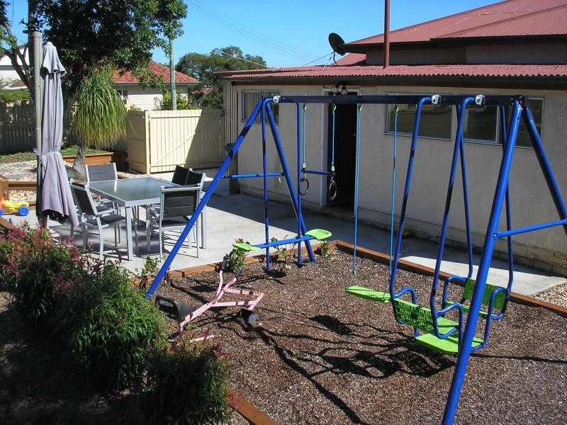 5 Advance Street, Newtown QLD 4305