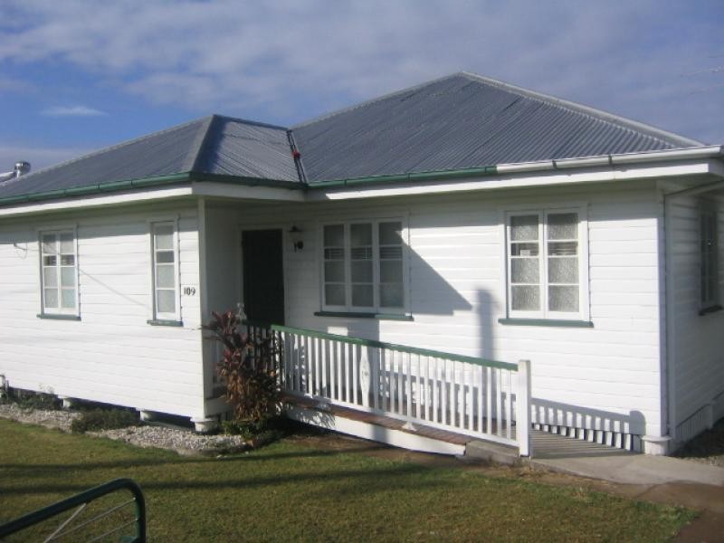 109 Blackstone Road, Silkstone QLD 4304