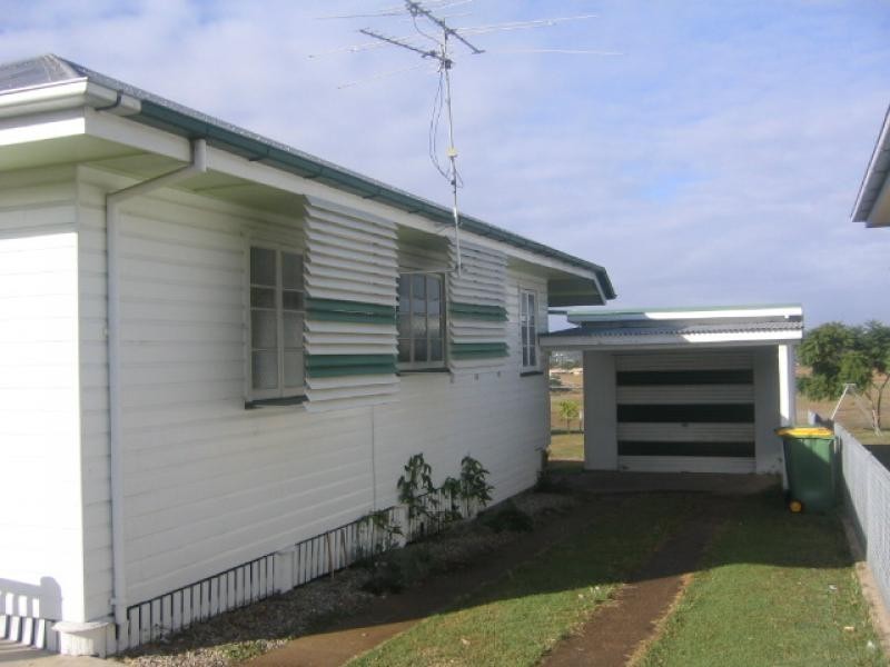 109 Blackstone Road, Silkstone QLD 4304